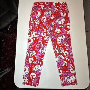 Trina Turk cropped cotton pants, white/red/pink flowers. SZ 6. Great condition.